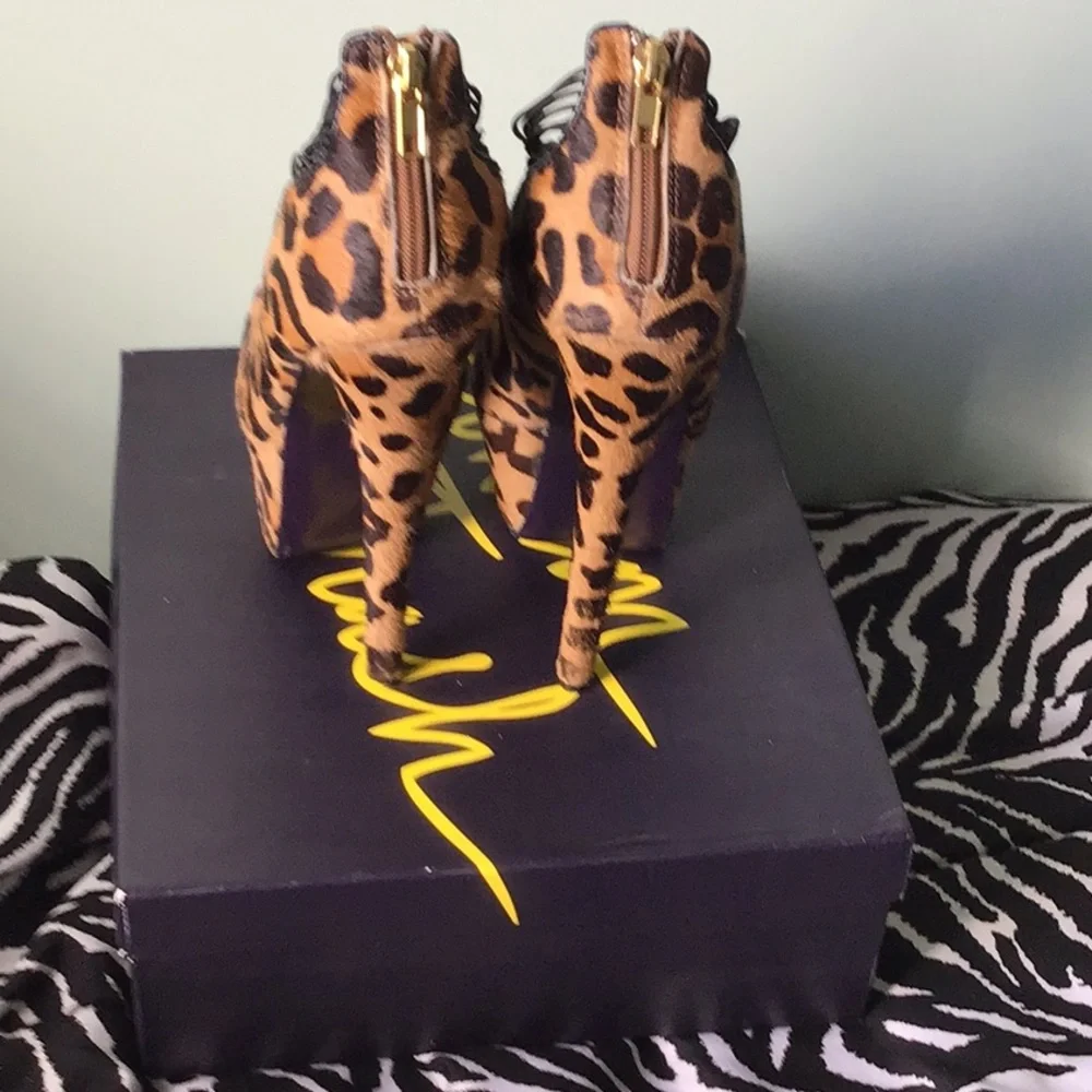 💰💰London Trash Ceres Leather Platform Heels💰💰